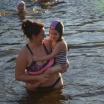 Novoroční Otava měla 0,3 stupně Celsia, zaplavaly si v ní tři desítky otužilců