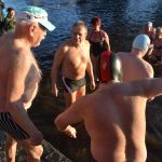 Novoroční Otava měla 0,3 stupně Celsia, zaplavaly si v ní tři desítky otužilců