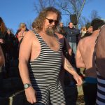 Novoroční Otava měla 0,3 stupně Celsia, zaplavaly si v ní tři desítky otužilců