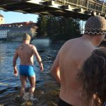 Novoroční Otava měla 0,3 stupně Celsia, zaplavaly si v ní tři desítky otužilců