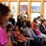 V malšické galerii otevřeli výstavu hýřící barvami