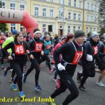 Překvapený Karel Boháč dostal v Chýnově selátko. Zvítězil znovu Petr Pechek