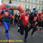 Překvapený Karel Boháč dostal v Chýnově selátko. Zvítězil znovu Petr Pechek
