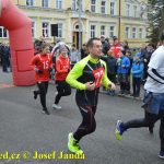 Překvapený Karel Boháč dostal v Chýnově selátko. Zvítězil znovu Petr Pechek