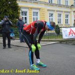 Překvapený Karel Boháč dostal v Chýnově selátko. Zvítězil znovu Petr Pechek