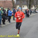 Překvapený Karel Boháč dostal v Chýnově selátko. Zvítězil znovu Petr Pechek