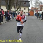 Překvapený Karel Boháč dostal v Chýnově selátko. Zvítězil znovu Petr Pechek