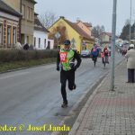Překvapený Karel Boháč dostal v Chýnově selátko. Zvítězil znovu Petr Pechek