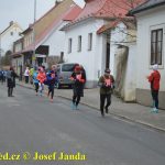 Překvapený Karel Boháč dostal v Chýnově selátko. Zvítězil znovu Petr Pechek
