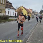 Překvapený Karel Boháč dostal v Chýnově selátko. Zvítězil znovu Petr Pechek