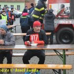 Překvapený Karel Boháč dostal v Chýnově selátko. Zvítězil znovu Petr Pechek