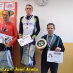 Překvapený Karel Boháč dostal v Chýnově selátko. Zvítězil znovu Petr Pechek