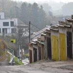 Ústecká ulice v Táboře – zakázaná zkratka a odstavné parkoviště. Zatím