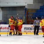 Napínavý duel tabulkových sousedů rozsekla až poslední třetina