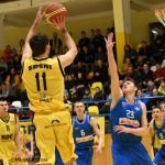Písečtí Sršni zakončili basketbalový víkend výhrou
