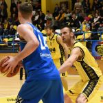 Písečtí Sršni zakončili basketbalový víkend výhrou