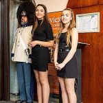 Reprezentační ples města Český Krumlov opět zazářil. Ministr Adam Vojtěch v roli zpěváka