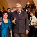 Reprezentační ples města Český Krumlov opět zazářil. Ministr Adam Vojtěch v roli zpěváka