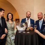 Reprezentační ples města Český Krumlov opět zazářil. Ministr Adam Vojtěch v roli zpěváka