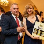 Reprezentační ples města Český Krumlov opět zazářil. Ministr Adam Vojtěch v roli zpěváka