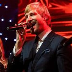 Reprezentační ples města Český Krumlov opět zazářil. Ministr Adam Vojtěch v roli zpěváka