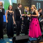 Reprezentační ples města Český Krumlov opět zazářil. Ministr Adam Vojtěch v roli zpěváka