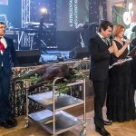 Reprezentační ples města Český Krumlov opět zazářil. Ministr Adam Vojtěch v roli zpěváka