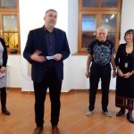 Zhmotněné pocity z šamanských indiánských obřadů vystavují v táborské galerii