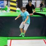 Youtuber a parkourista Jay Fox je šéftrenérem táborské Jump arény