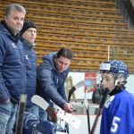 V hokejové extralize dorostu kohouti svůj těžký domácí úkol splnili