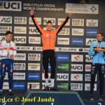 Český krach! Ani jeden z eliťáků nedojel do cíle. Mistrem světa opět Mathieu van der Poel