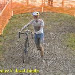 Český krach! Ani jeden z eliťáků nedojel do cíle. Mistrem světa opět Mathieu van der Poel