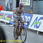 Český krach! Ani jeden z eliťáků nedojel do cíle. Mistrem světa opět Mathieu van der Poel