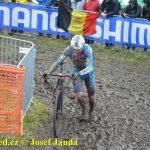 Český krach! Ani jeden z eliťáků nedojel do cíle. Mistrem světa opět Mathieu van der Poel