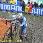 Český krach! Ani jeden z eliťáků nedojel do cíle. Mistrem světa opět Mathieu van der Poel