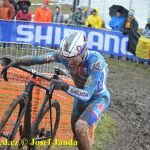 Český krach! Ani jeden z eliťáků nedojel do cíle. Mistrem světa opět Mathieu van der Poel