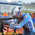 Český krach! Ani jeden z eliťáků nedojel do cíle. Mistrem světa opět Mathieu van der Poel