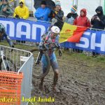 Český krach! Ani jeden z eliťáků nedojel do cíle. Mistrem světa opět Mathieu van der Poel