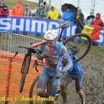 Český krach! Ani jeden z eliťáků nedojel do cíle. Mistrem světa opět Mathieu van der Poel