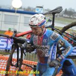 Český krach! Ani jeden z eliťáků nedojel do cíle. Mistrem světa opět Mathieu van der Poel