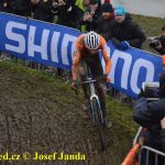 Český krach! Ani jeden z eliťáků nedojel do cíle. Mistrem světa opět Mathieu van der Poel