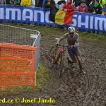 Český krach! Ani jeden z eliťáků nedojel do cíle. Mistrem světa opět Mathieu van der Poel