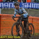 Český krach! Ani jeden z eliťáků nedojel do cíle. Mistrem světa opět Mathieu van der Poel