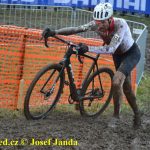 Český krach! Ani jeden z eliťáků nedojel do cíle. Mistrem světa opět Mathieu van der Poel