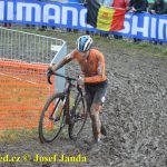 Český krach! Ani jeden z eliťáků nedojel do cíle. Mistrem světa opět Mathieu van der Poel