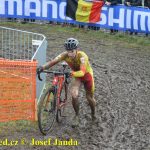 Český krach! Ani jeden z eliťáků nedojel do cíle. Mistrem světa opět Mathieu van der Poel