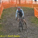 Český krach! Ani jeden z eliťáků nedojel do cíle. Mistrem světa opět Mathieu van der Poel