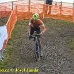 Český krach! Ani jeden z eliťáků nedojel do cíle. Mistrem světa opět Mathieu van der Poel