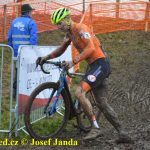 Český krach! Ani jeden z eliťáků nedojel do cíle. Mistrem světa opět Mathieu van der Poel