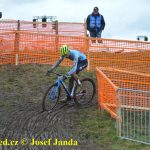 Český krach! Ani jeden z eliťáků nedojel do cíle. Mistrem světa opět Mathieu van der Poel